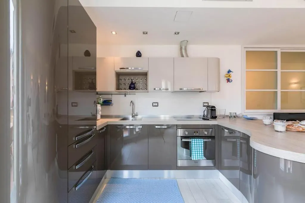 Apartment Vita Del Borgo Di Mare Wifi Aria Cond Possibilita Di Box Noli