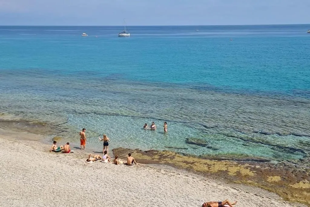 Apartment Vita Del Borgo Di Mare Wifi Aria Cond Possibilita Di Box Noli