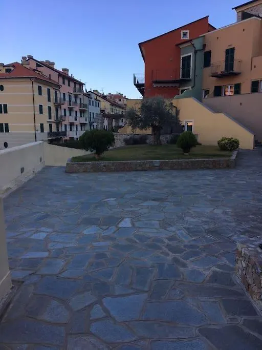 Apartment Vita Del Borgo Di Mare Wifi Aria Cond Possibilita Di Box Noli Italy