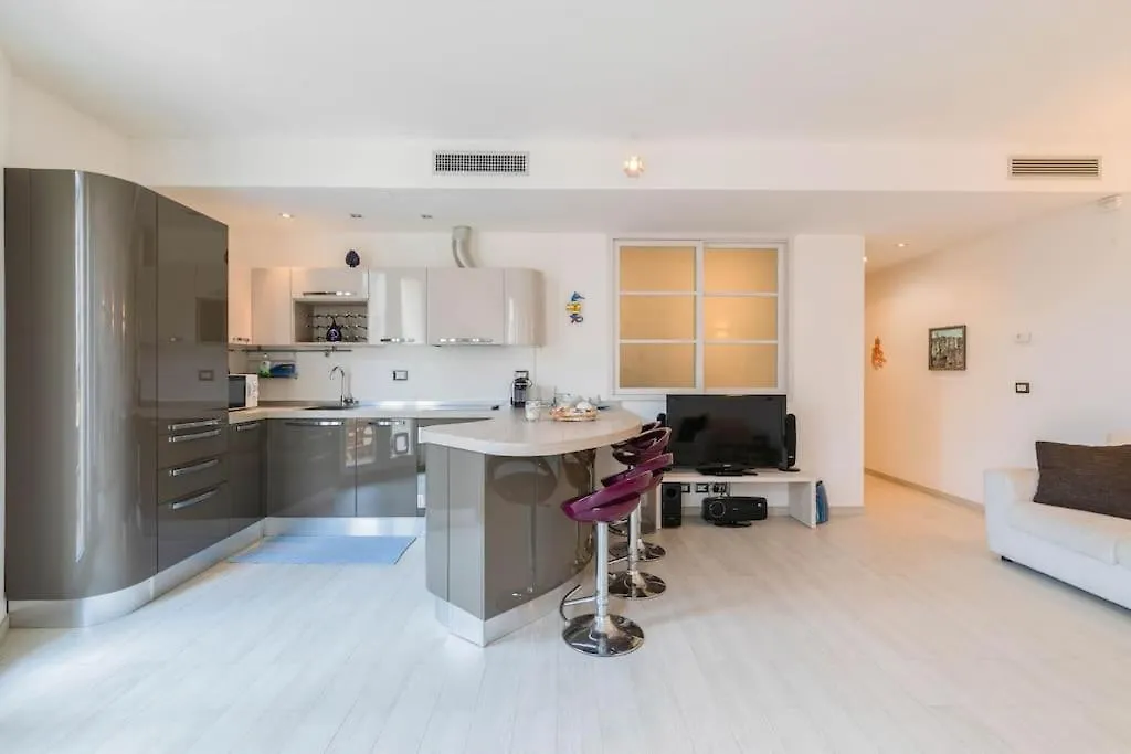 Apartment Vita Del Borgo Di Mare Wifi Aria Cond Possibilita Di Box Noli Italy